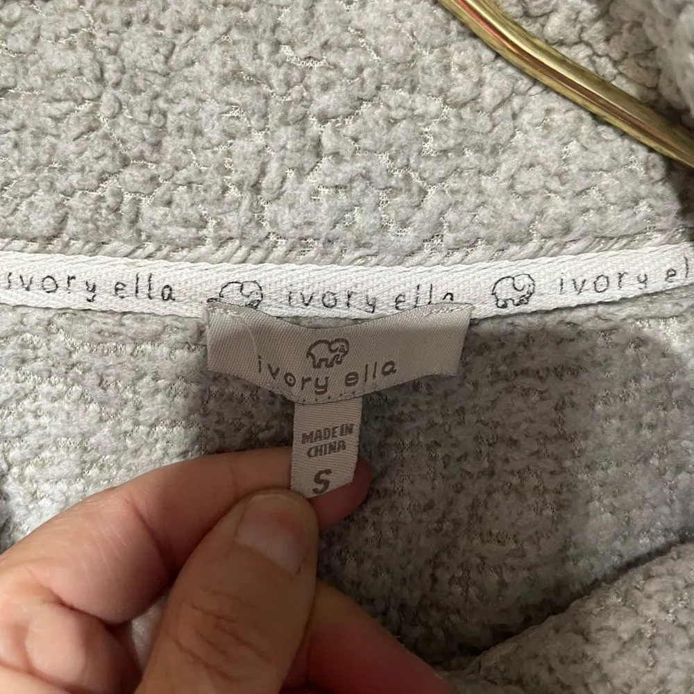 Ivory Ella Pale Gray SherpaFleece Full Zip Small - Image 14