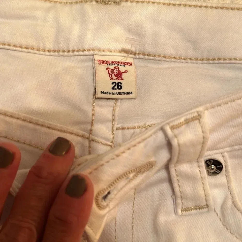 True religion Short size 26 - Image 2