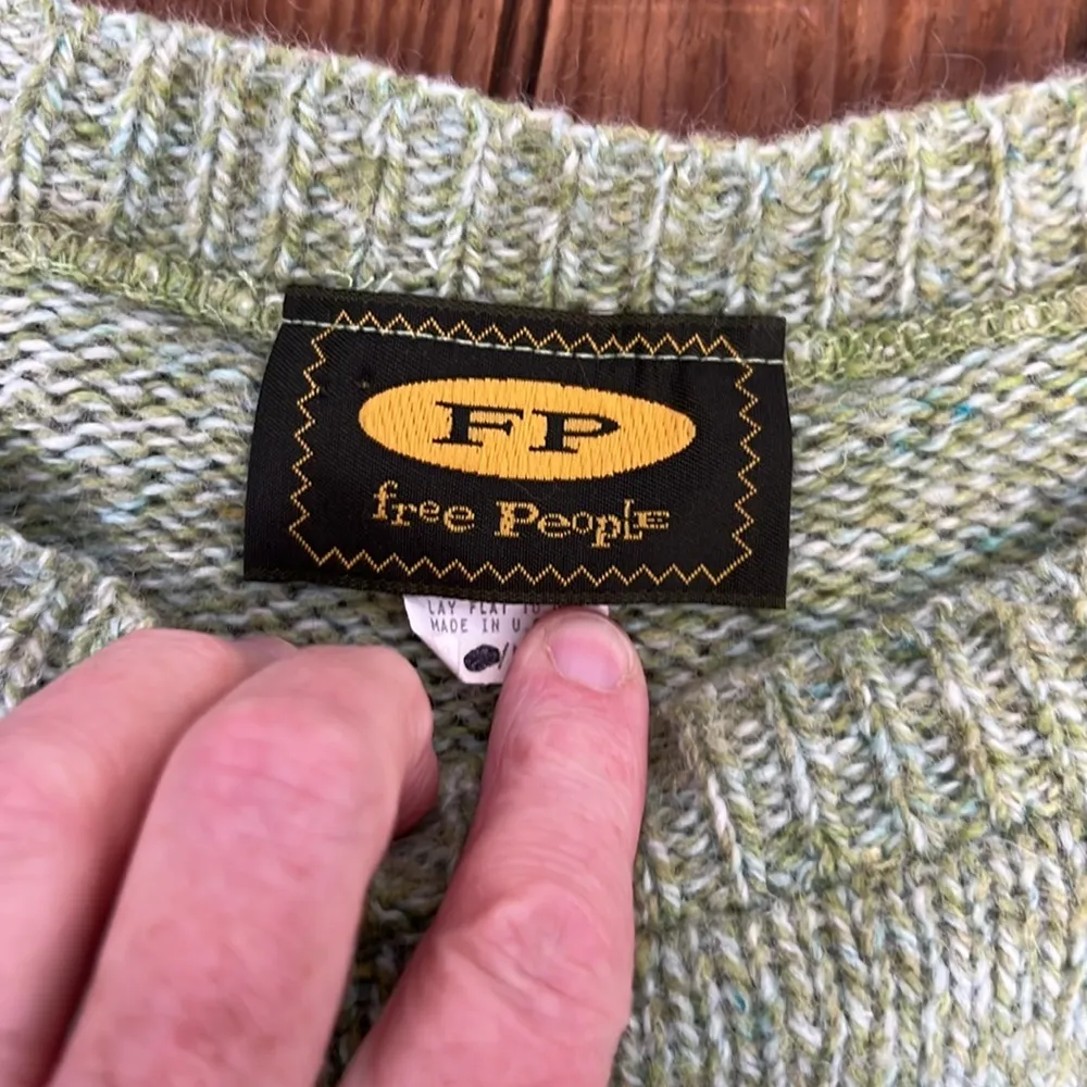 Women’s Vintage Free People wool crew neck sweater size medium - Image 2