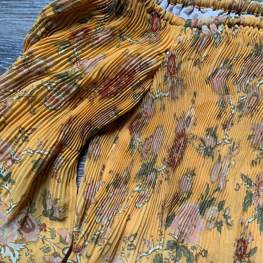 Aritzia Wilfred Talence Pleated Floral Blouse XS Yellow - Image 2