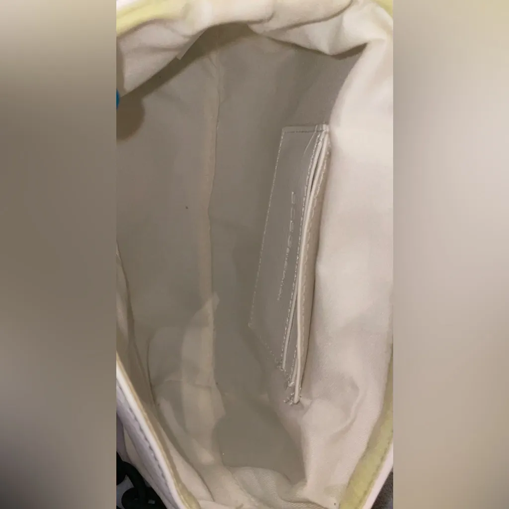 BCBGeneration NWT White Satchel/Crossbody Chunky Black Chain Chic Classic Y2K - Image 8