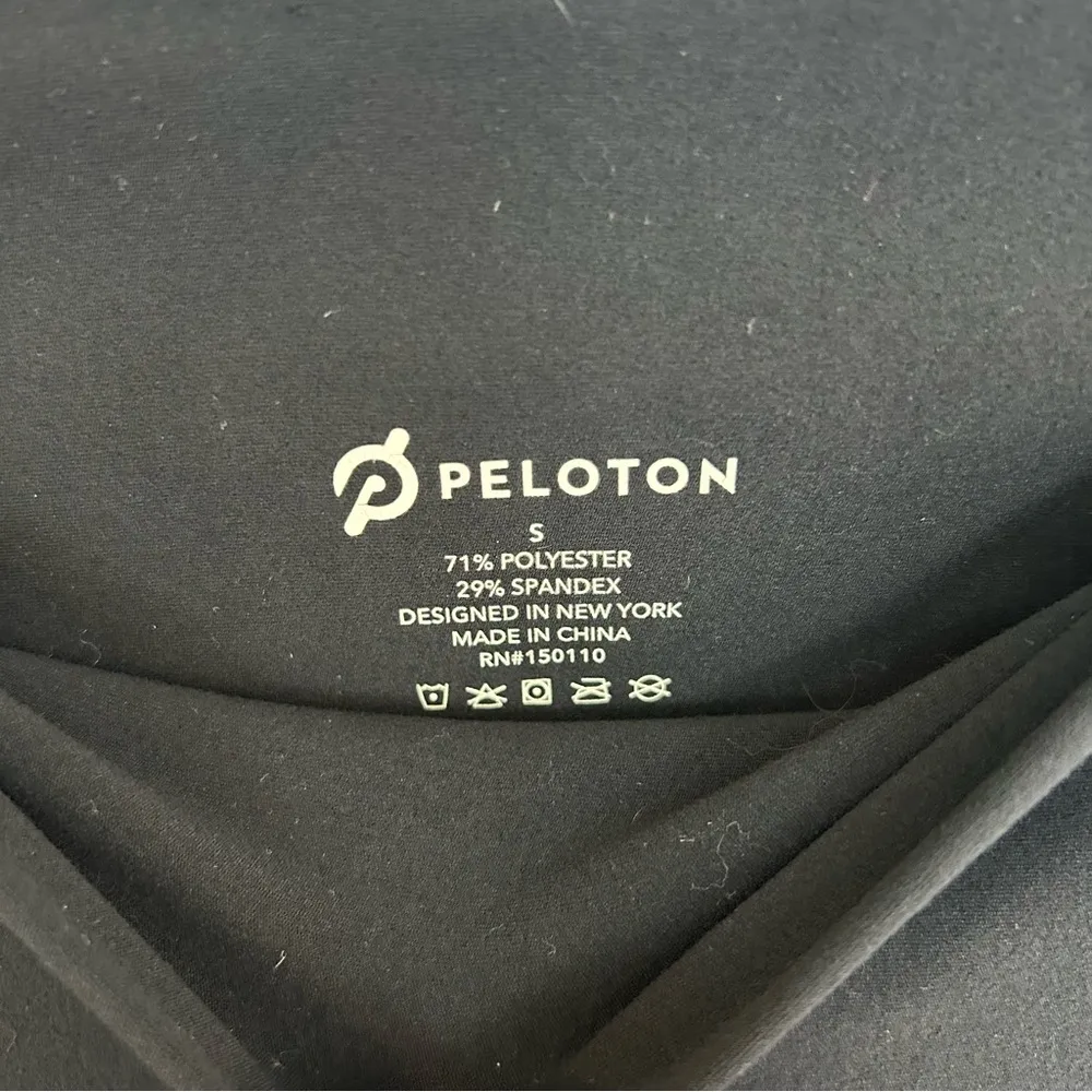 Peleton Black Pixel Logo Leggings Size Small - Image 7