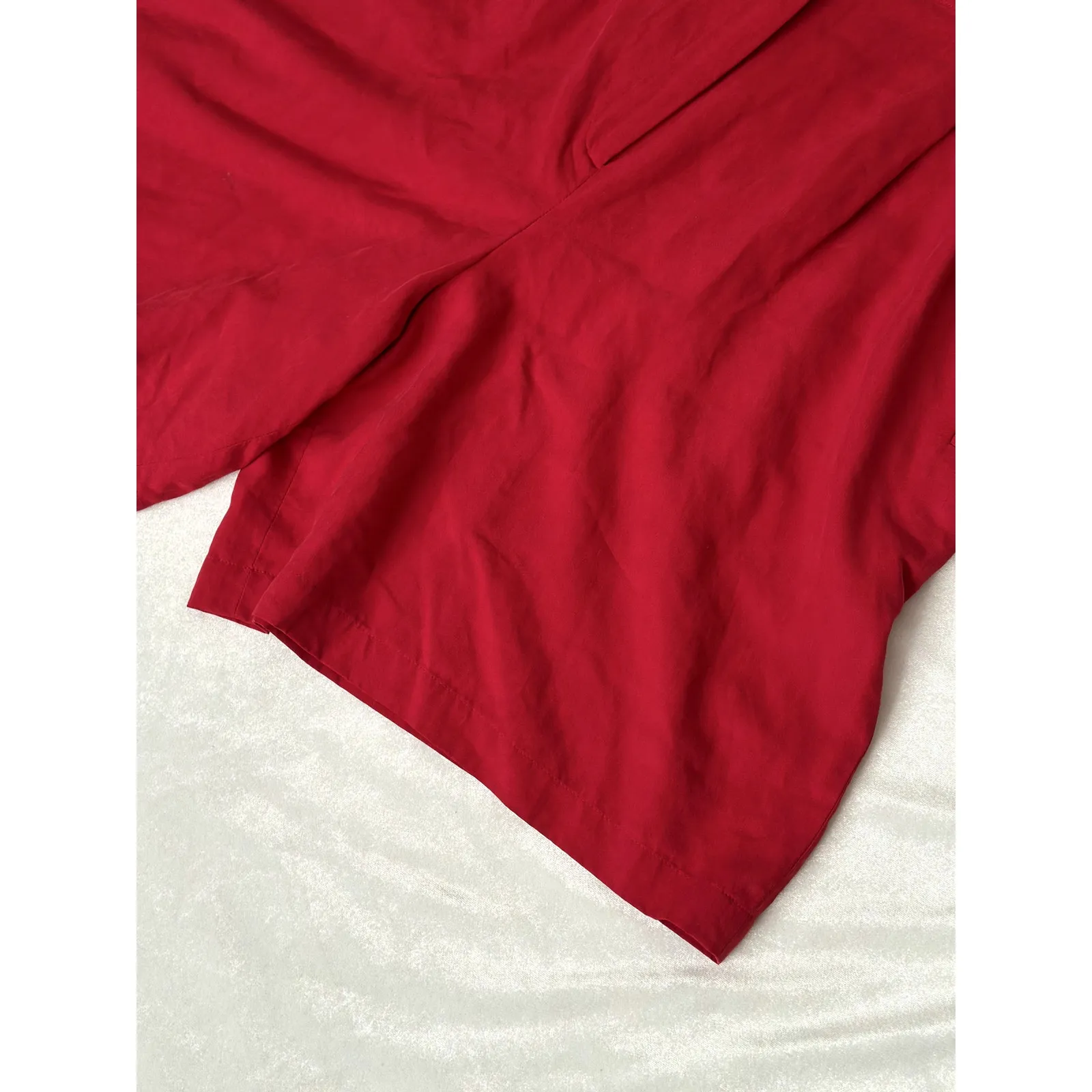 Vintage Liz Clairborne Sz 12 Cherry Red High Rise 100% Silk Casual Golf Shorts - Image 13