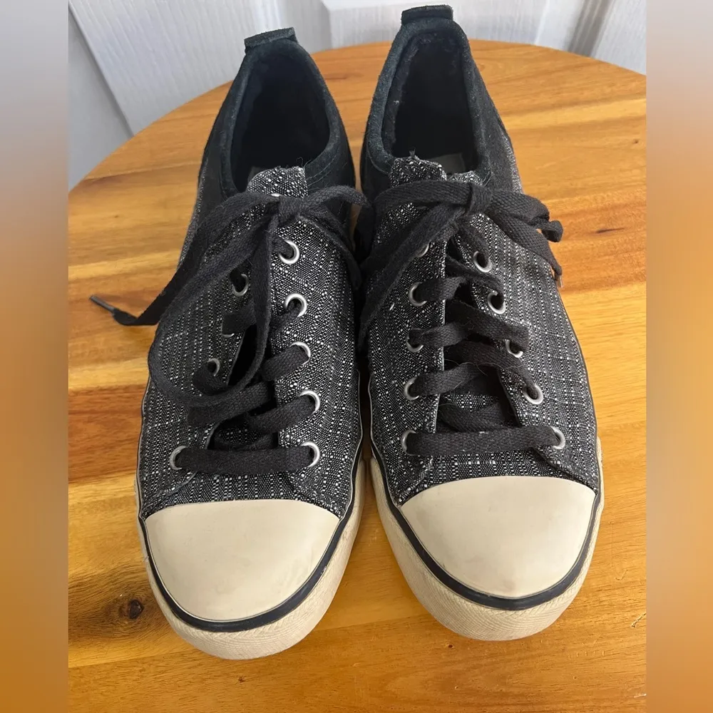 UGG Australia Evera Woven lace up sneakers size 6 - Image 4