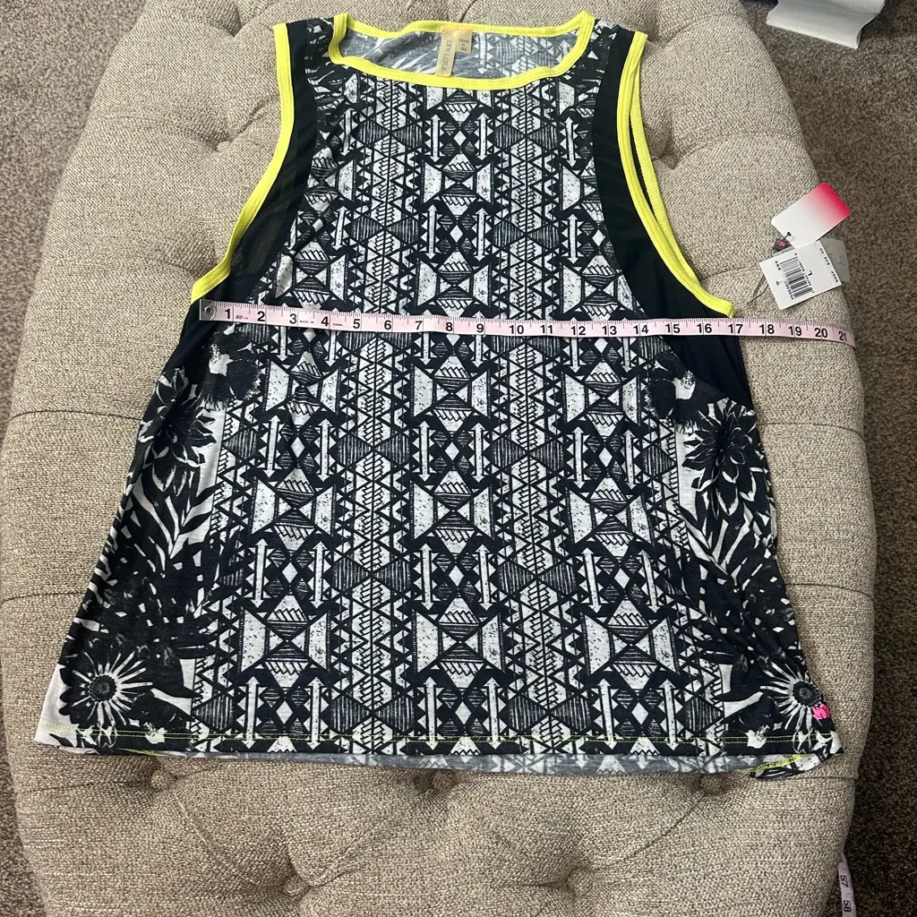 Pink Lotus Abstract Print Tank Top‎ - Image 8