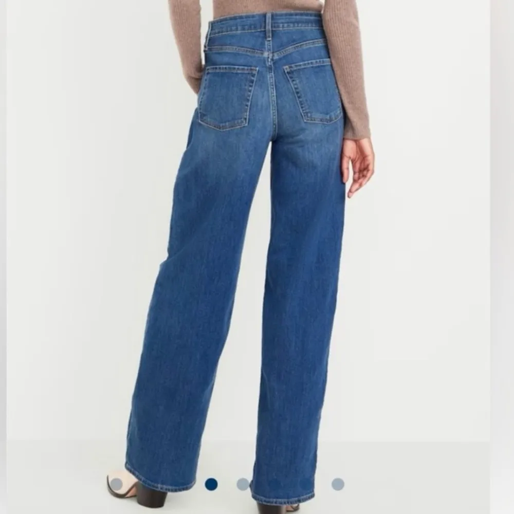 Old Navy Wow Wide Leg High-Rise Jeans - Image 2