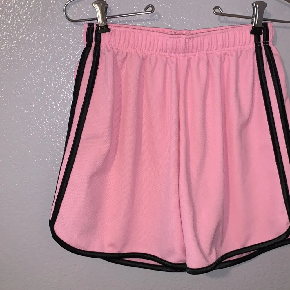 Ixspa pink workout gym mid length athletic shorts - Image 2