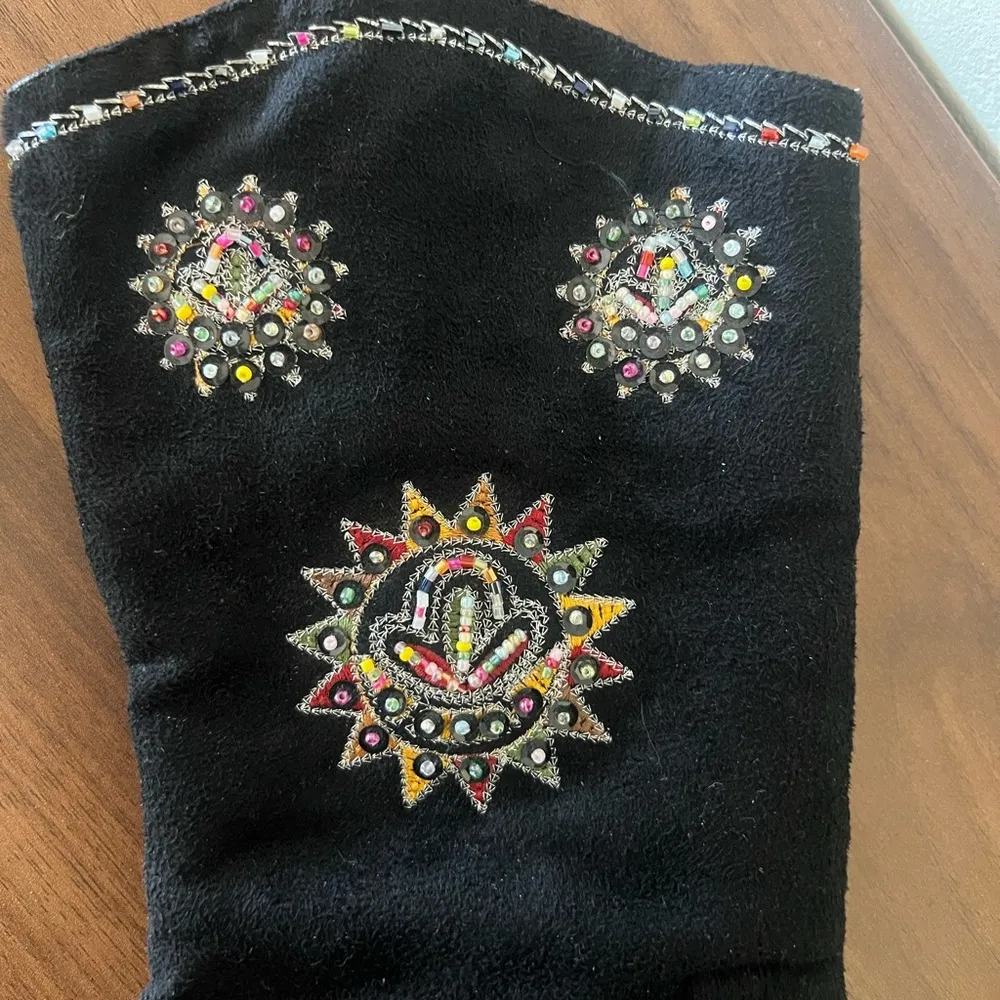 Splash fusion Foot Wear Black Velvet Embroidered Western Heel Boots Size 7 - Image 9