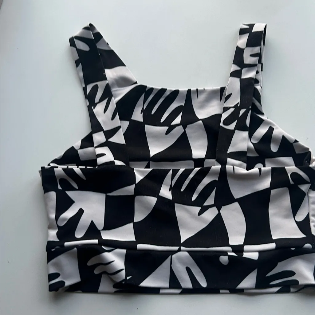Dazey LA Ani Figures printed sports bra Activewear size Small abstract artsy - Image 5