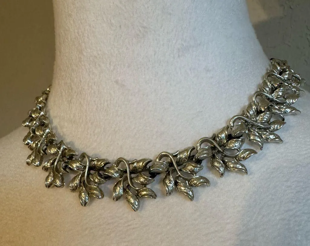 Vintage Signed 1950's CORO Stem & Leaf Silvertone Choker Necklace Estate Granny Silver - Image 2