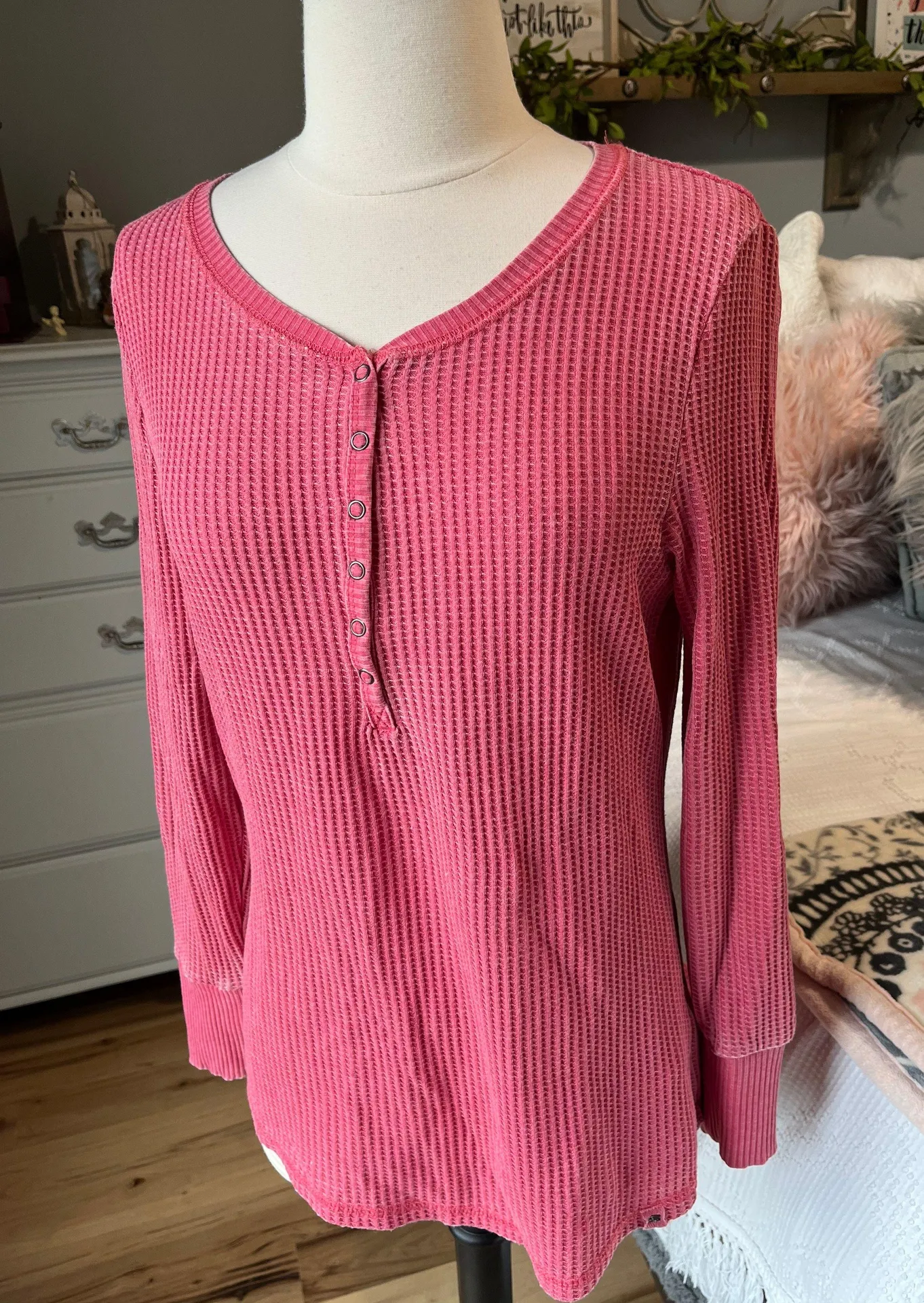 Henley Washed Out Vintage Berry Waffle Shirt Comfy Womens New - Image 3
