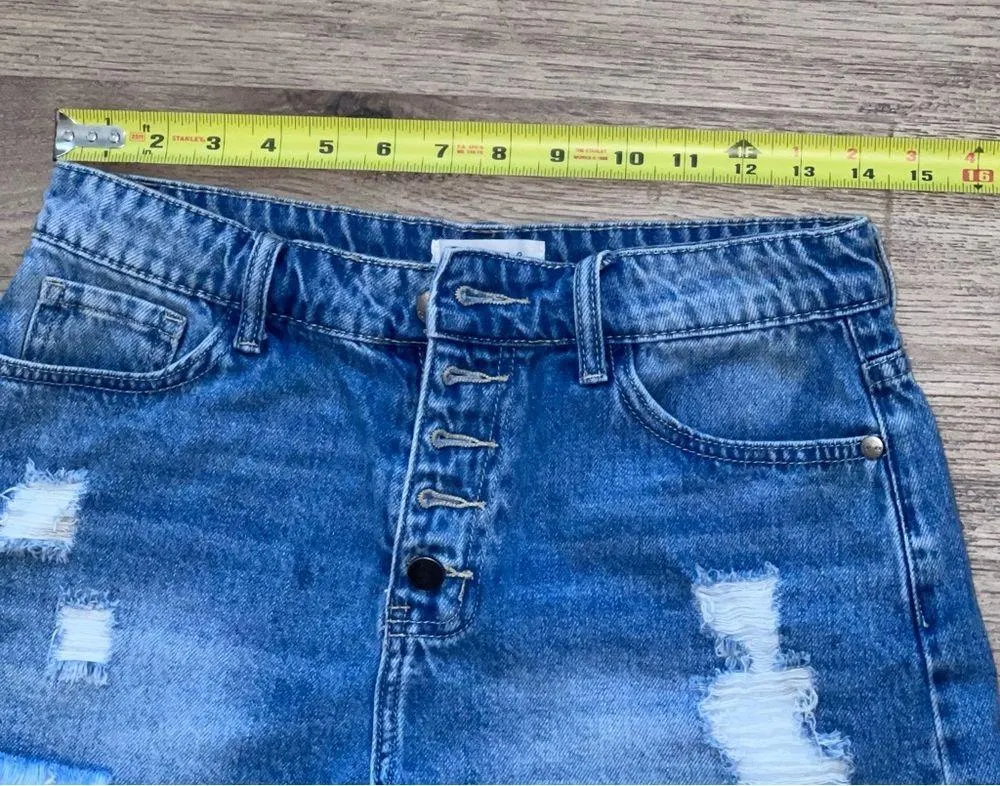Distressed button fly High waist Natural Denim blue Jean Shorts size medium - Image 7
