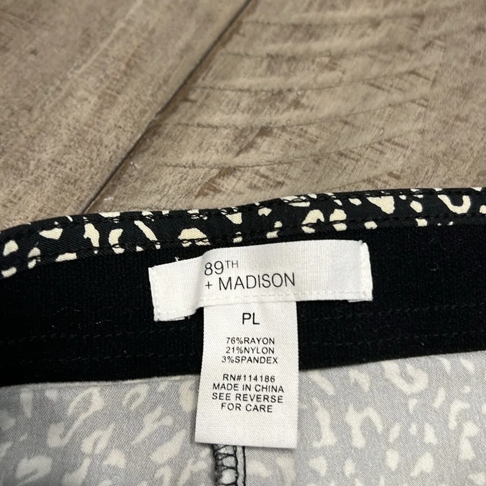 89TH + MADISON pull on CHINO PANTS leopard print EUC Black Size undefined - Image 4