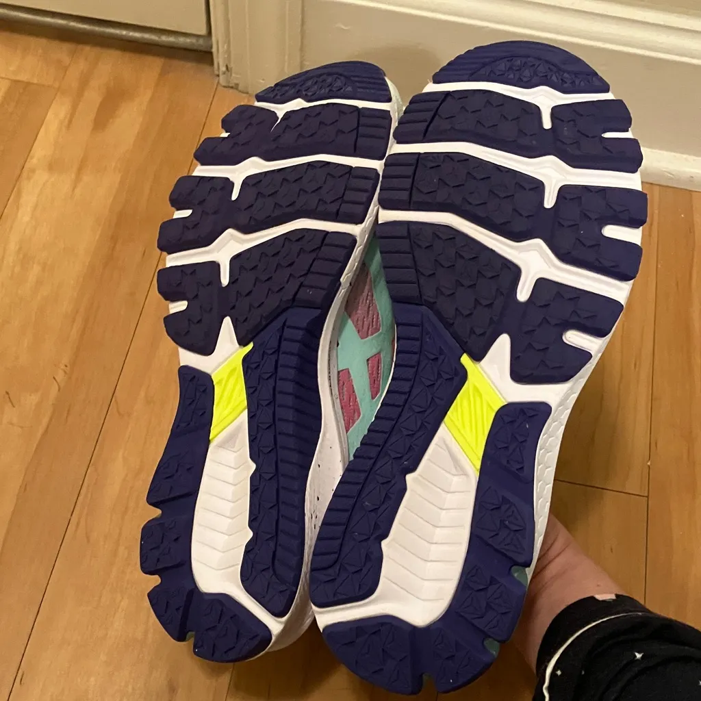 ASICS GT 1000 9 Shoes - Image 9