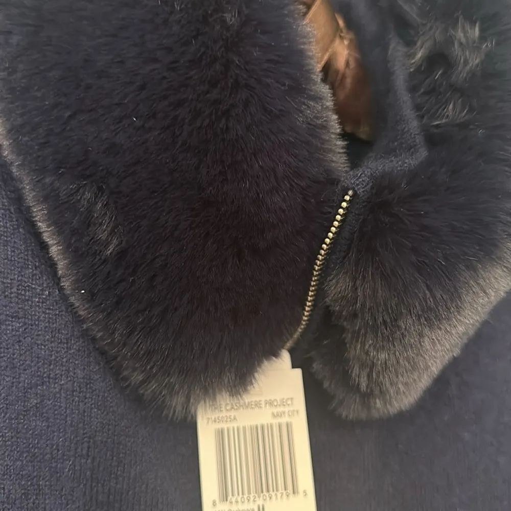 The cashmere project Navy zip up Sweater with Faux Fur Collar Blue Size M - Image 3