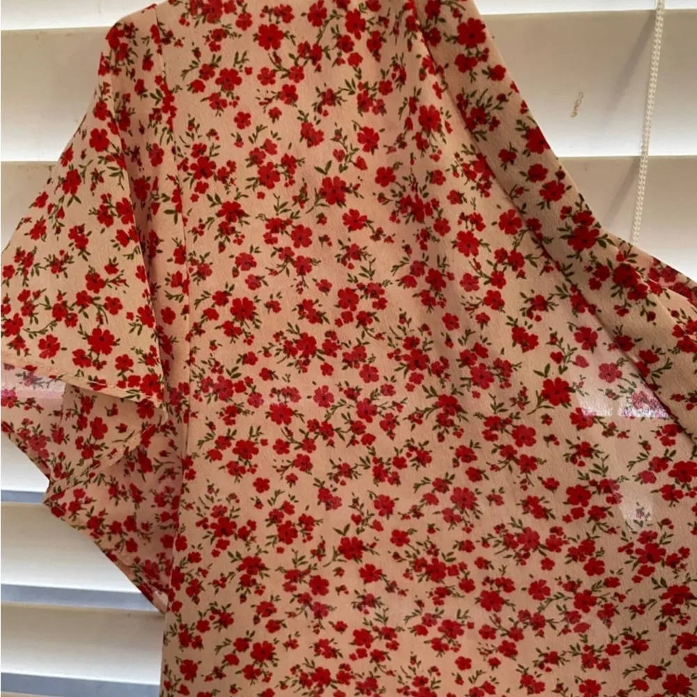 NWT Everleigh tie back Vneck hi lo tunic - Image 3