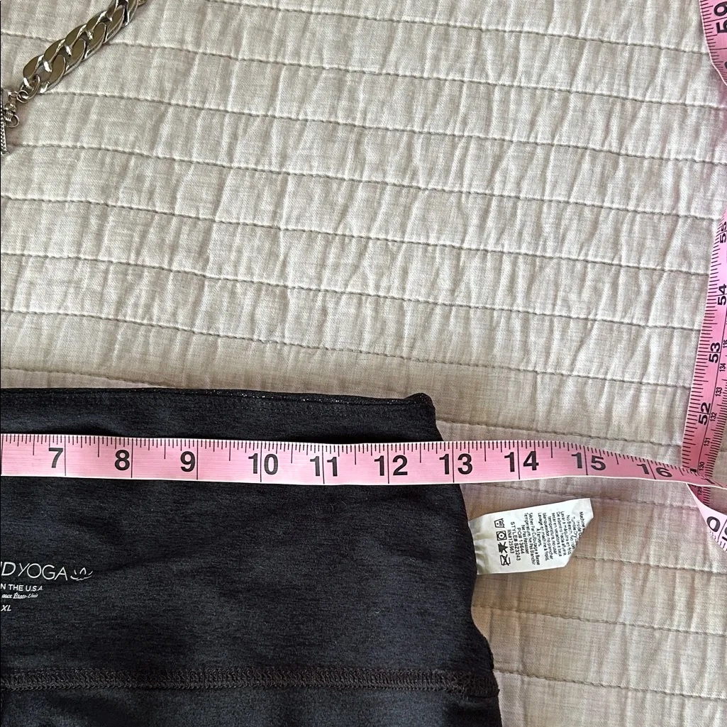 Beyond yoga Softshine High Waisted Midi leggings XL black gold shimmer - Image 11