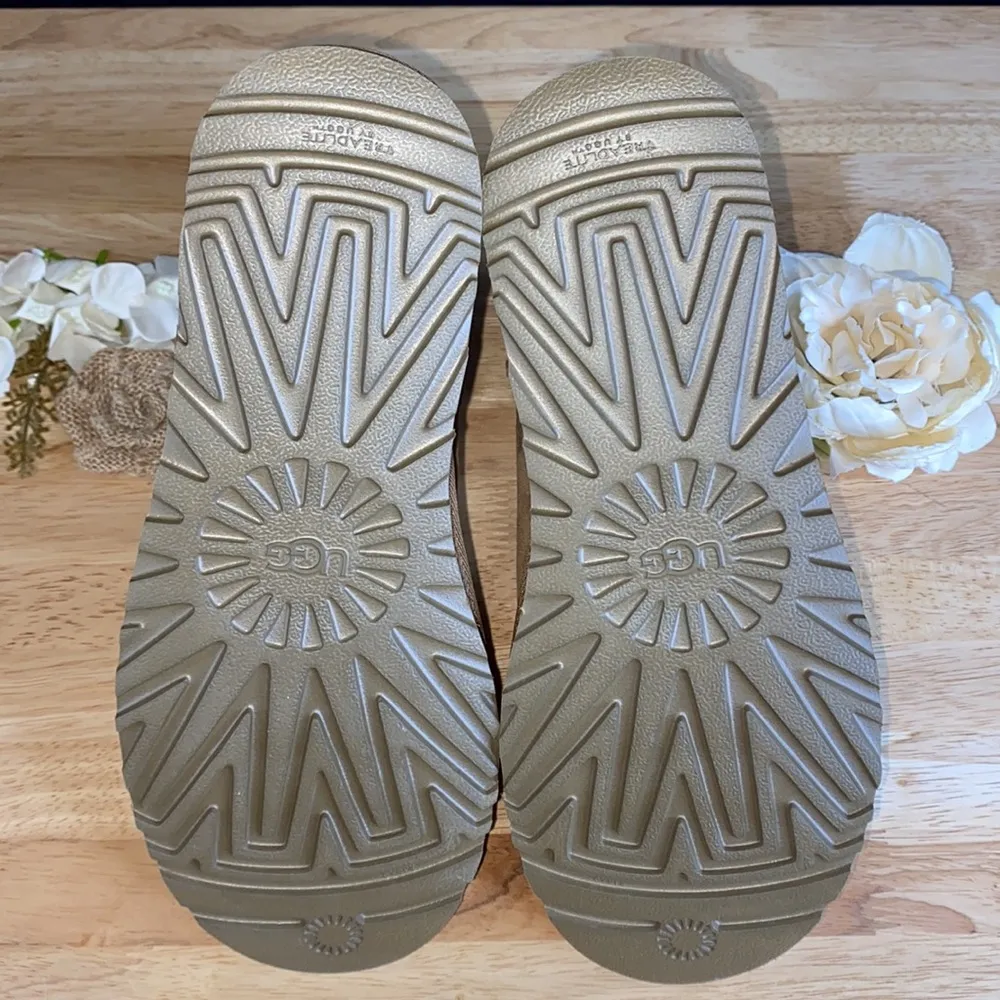 UGG Chestnut Mini Boot, 9M - Image 6