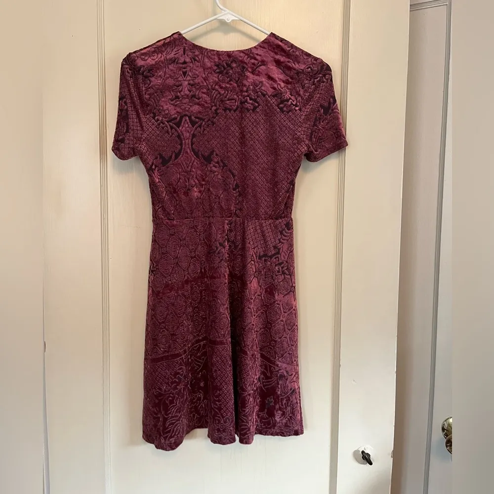 Never worn: WAYF Maroon V neck dress - Image 6