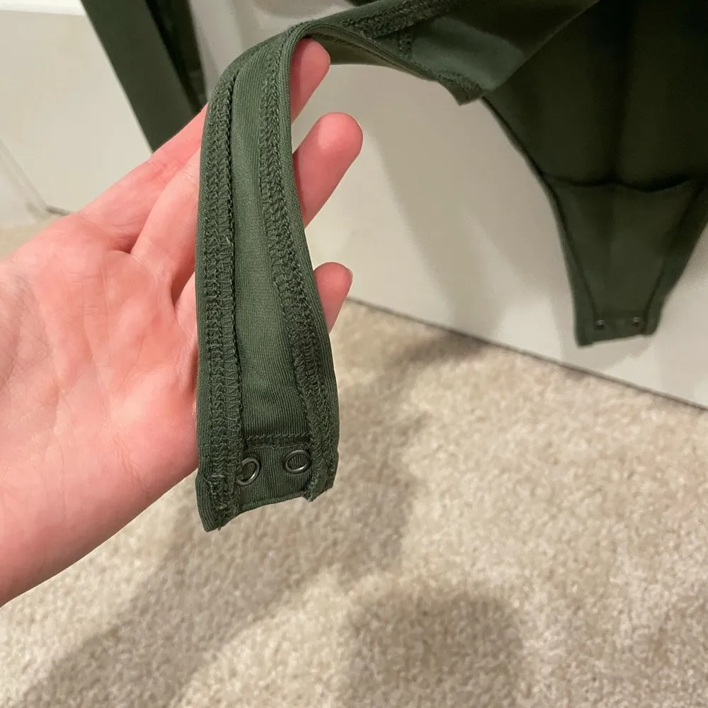 Abercrombie NWT Green Long Sleeve Bodysuit - Image 6