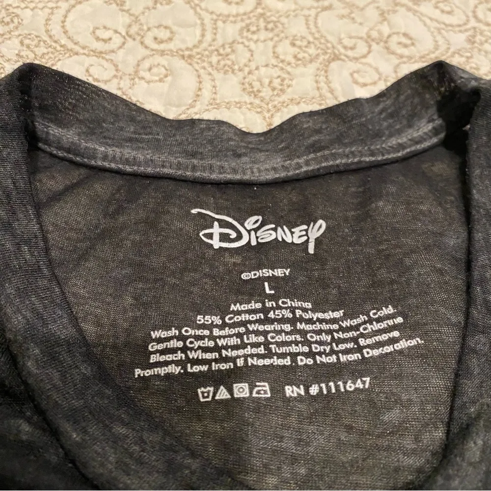 Disney Women’s Hakuna Matata Muscle Tee Size Large - Image 6