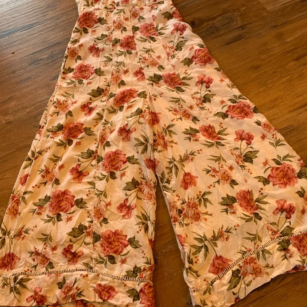 American Eagle Jumpsuit Womens 00 White One-Piece Floral Lattice Trim Wide Leg - Image 5