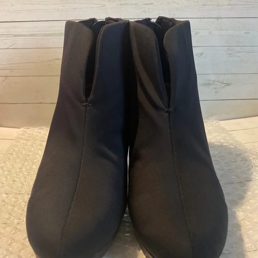 Bandolino Ankle Bootie High Heel Back Zip Shoes Faux Snake Skin Black size 7 - Image 3