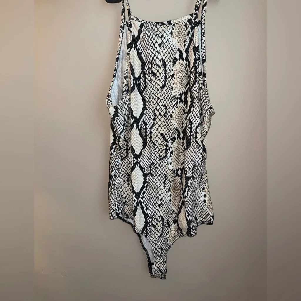 Saints & Heart snakeskin bodysuit tank top size M NWT snake skin Black Size M - Image 7