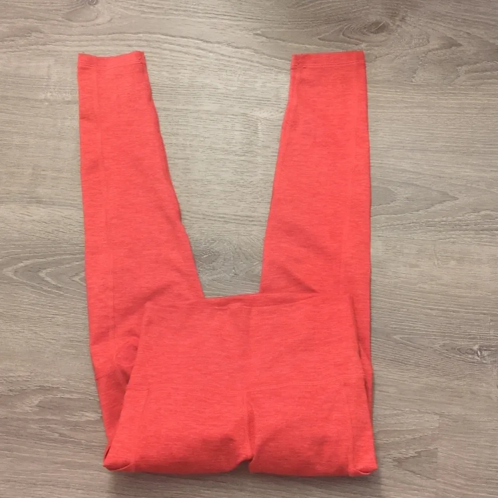 Aerie offline hugger the short court red leggings size small - Image 6