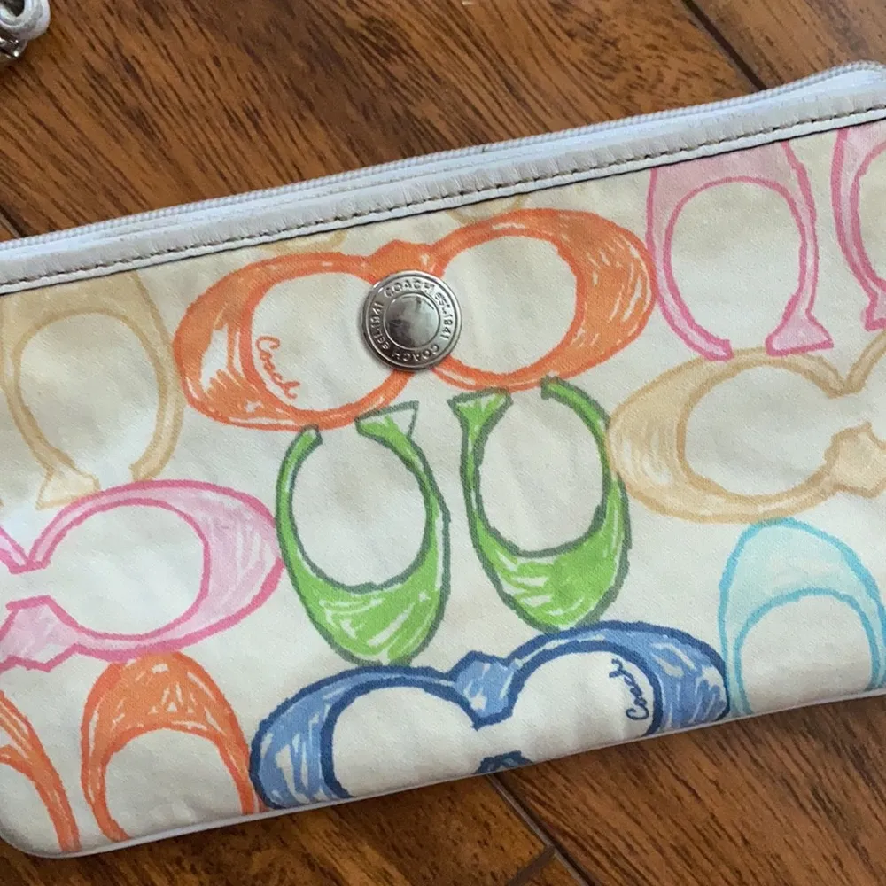 Coach Colorful  wristlet - Image 3