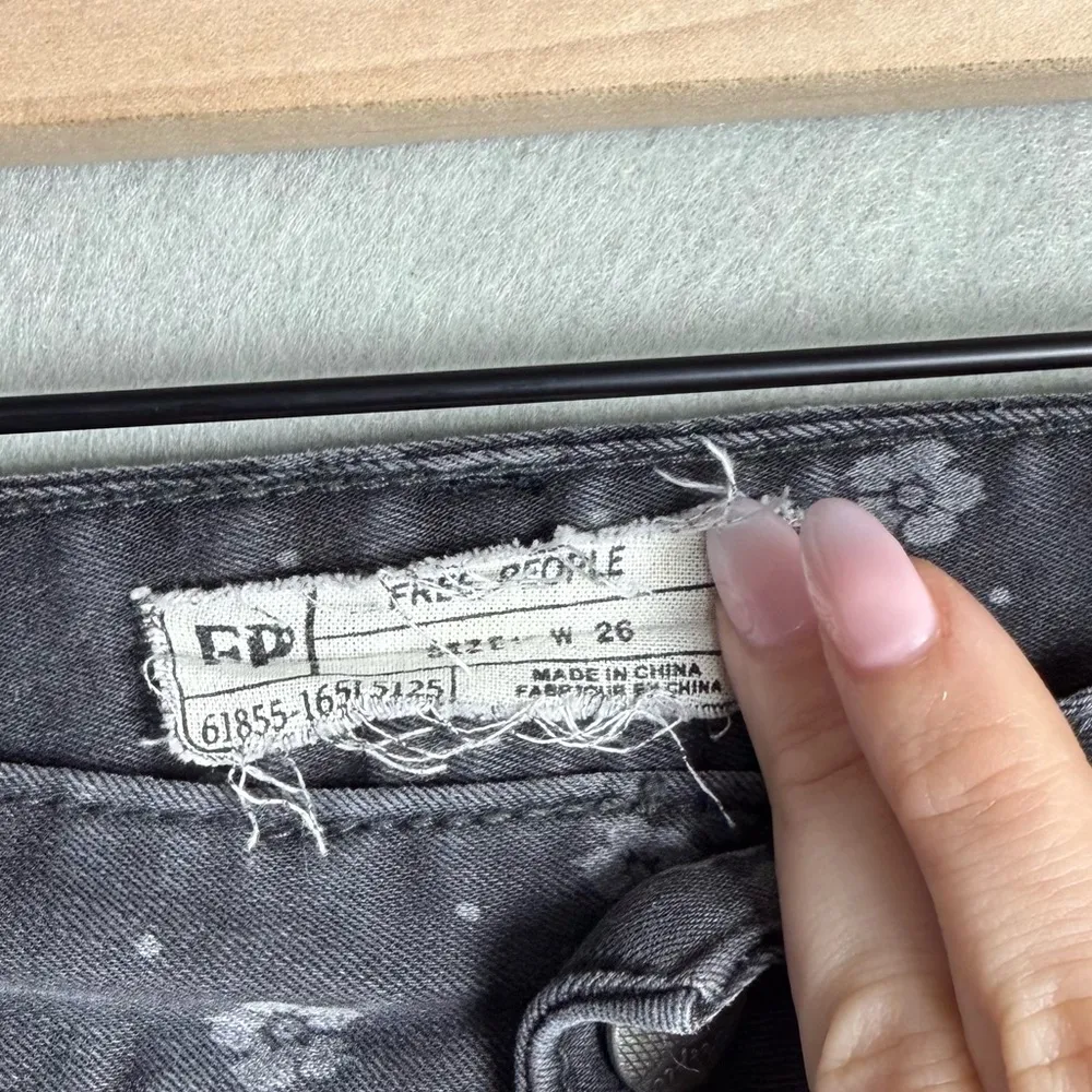 Free People Women’s Ditsy Daisy Floral Print sSkinny Jeans Stone Wash size 26 - Image 5