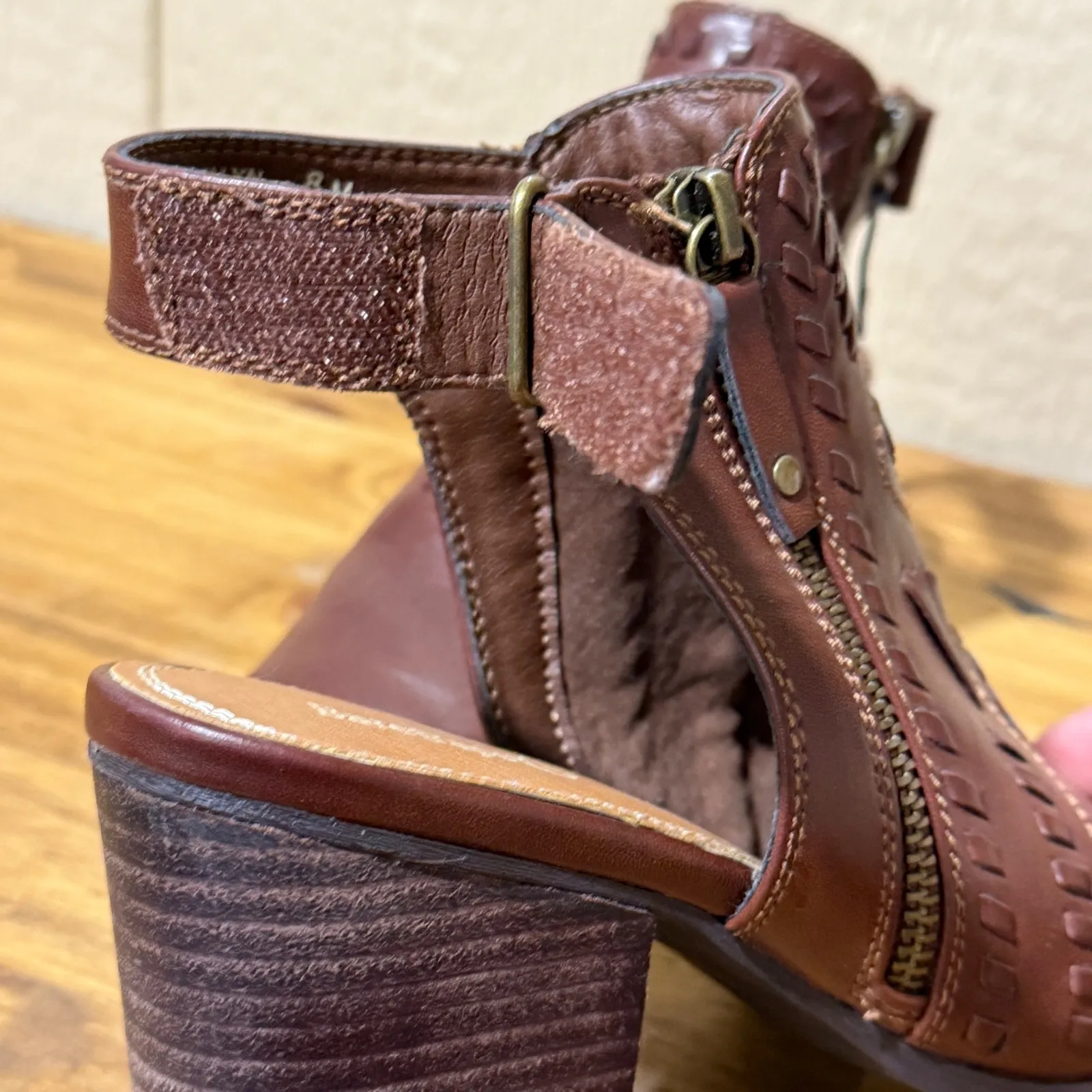 Baretraps Ivalyn Womens Brown‎ Peep Toe Ankle Booties Wedge Heel Zipper 8M - Image 9