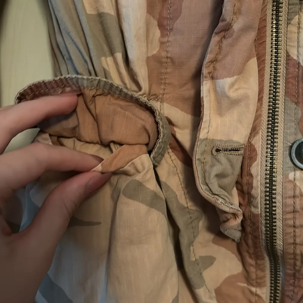 Free People Desert Camo Jacket Size xs - Image 4