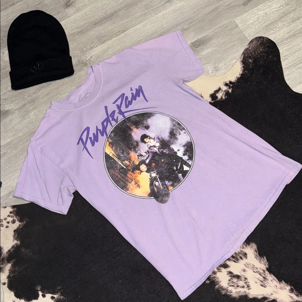 💜 UO•Woman’s Prince Purple Rain Graphic TeeShirt•Size:M💜 - Image 2