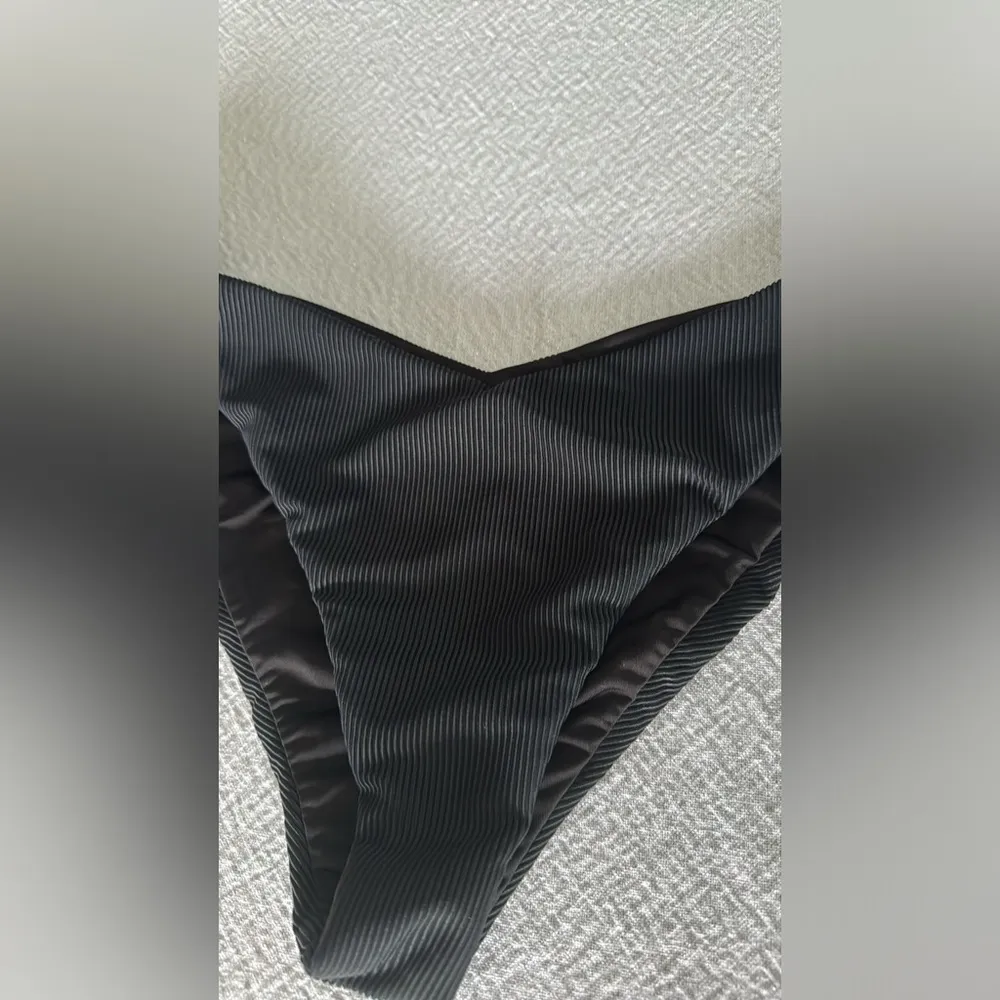 Beach Riot Bikini Set, underwire bikini top Medy bikini bottom Large, $206 - Image 9