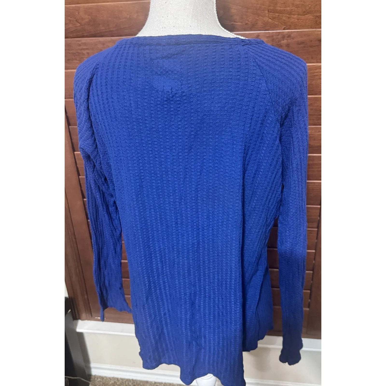 Chaser T-shirt Royal Blue Waffle Knit Thermal Sz L curved hem stretch casual - Image 3