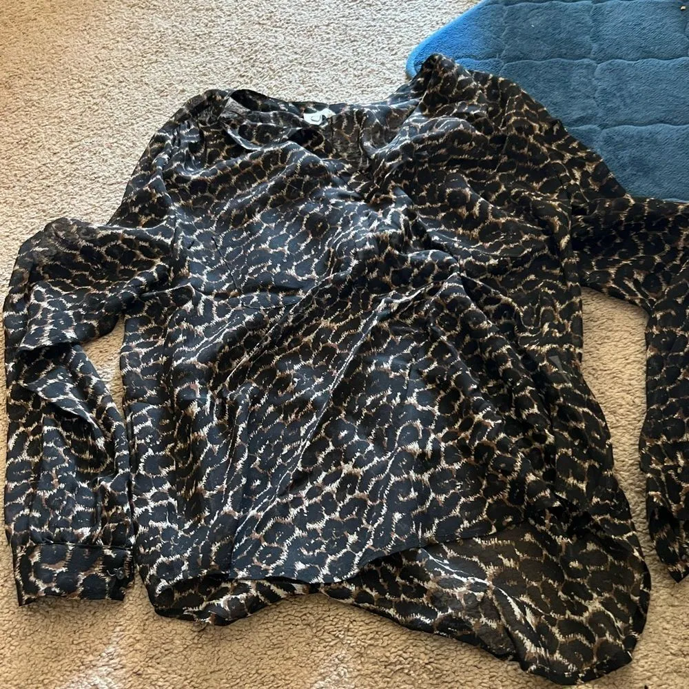 Joie  silk blouse small - Image 10