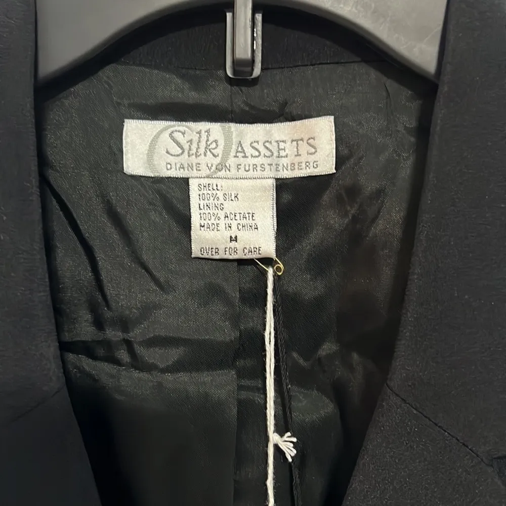DIANE Bon Furstenberg Black Silk Blazer Size Medium NWT - Image 4