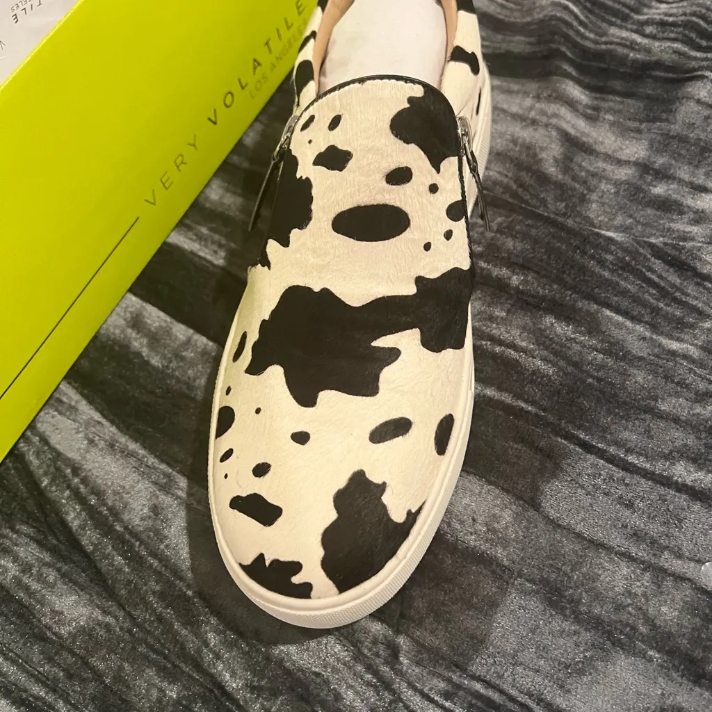 Very Volatile Black and White women’s Shoes size 9 - Image 4