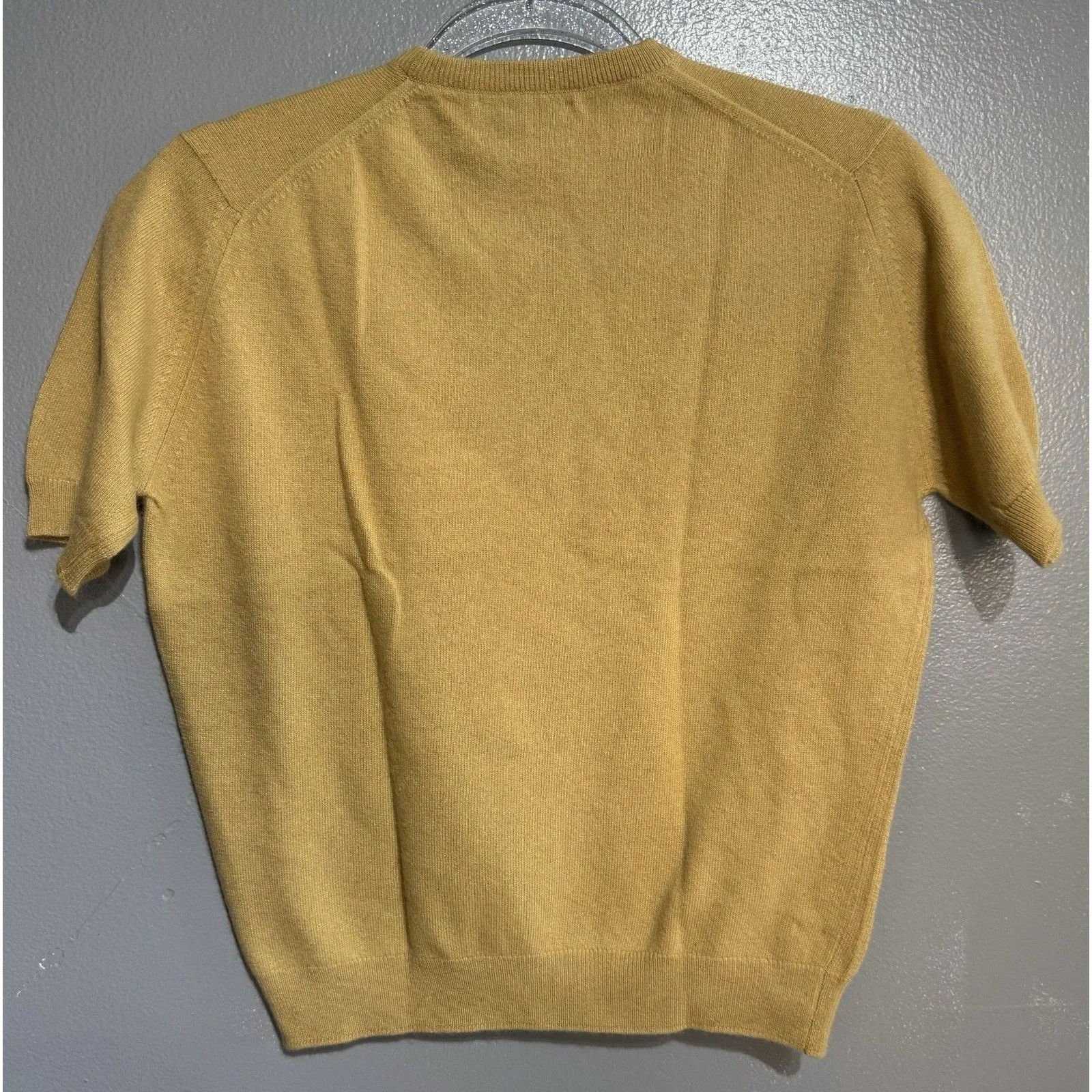 Vintage Woman Pringle of Scotland Yellow Gold Sweater Size 38 100% Cashmere - Image 2