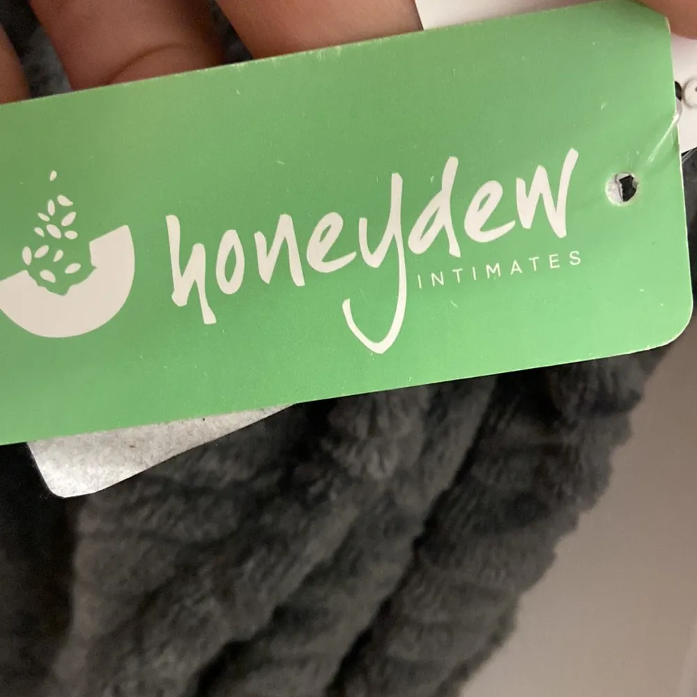 HONEYDEW INTIMATES BATHROBE SIZE S/M BRAND NEW LENGTH 34” COLOR GRAY SO FLUFFY - Image 4