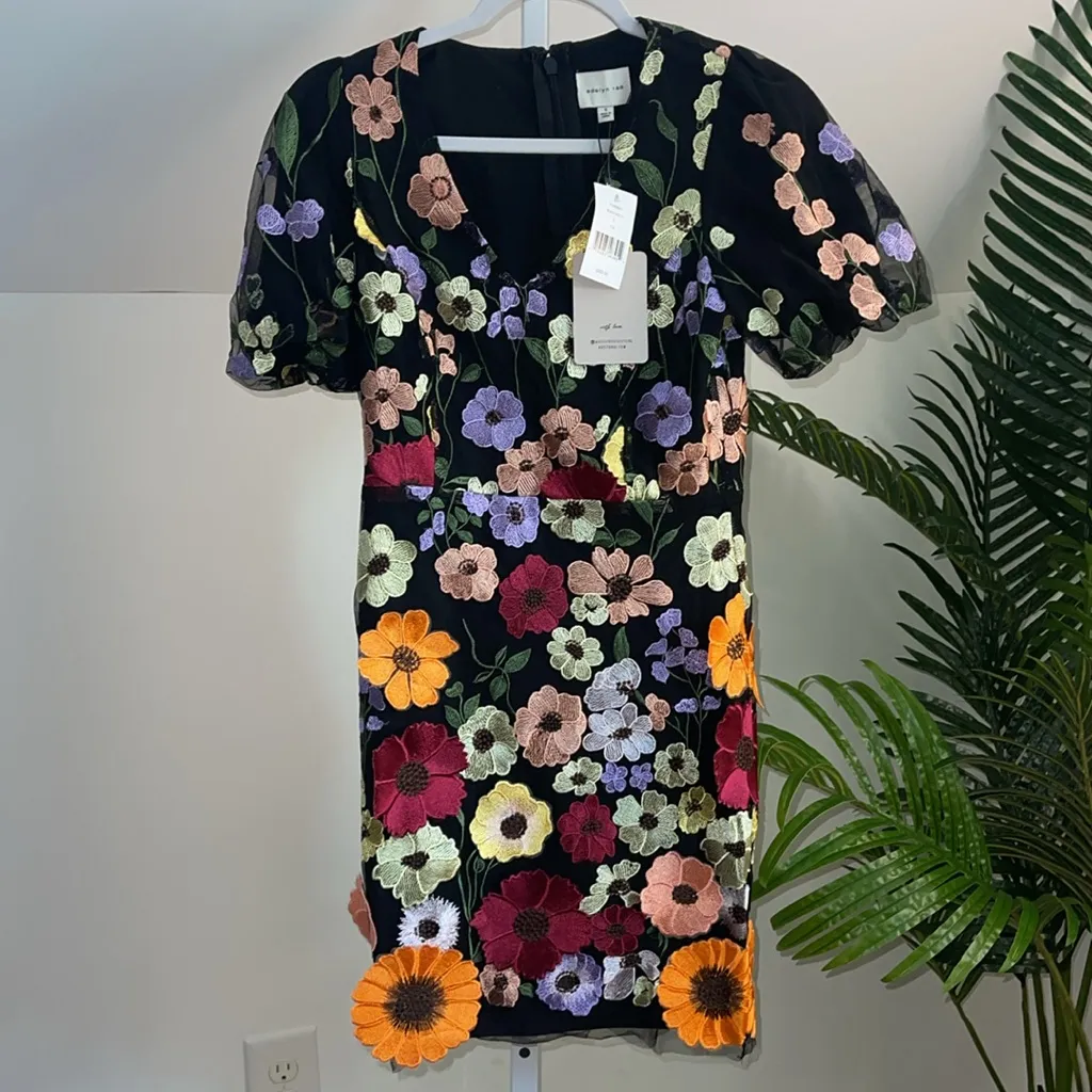 Adelyn Rae 3D Floral Embroidered Mesh V-Neck Short‎ Sleeve Mini Dress Sz small - Image 4
