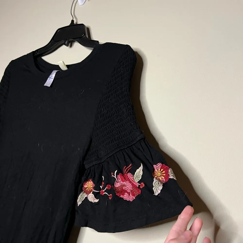 Embroidered Bell Sleeve Shirt Black - Image 4