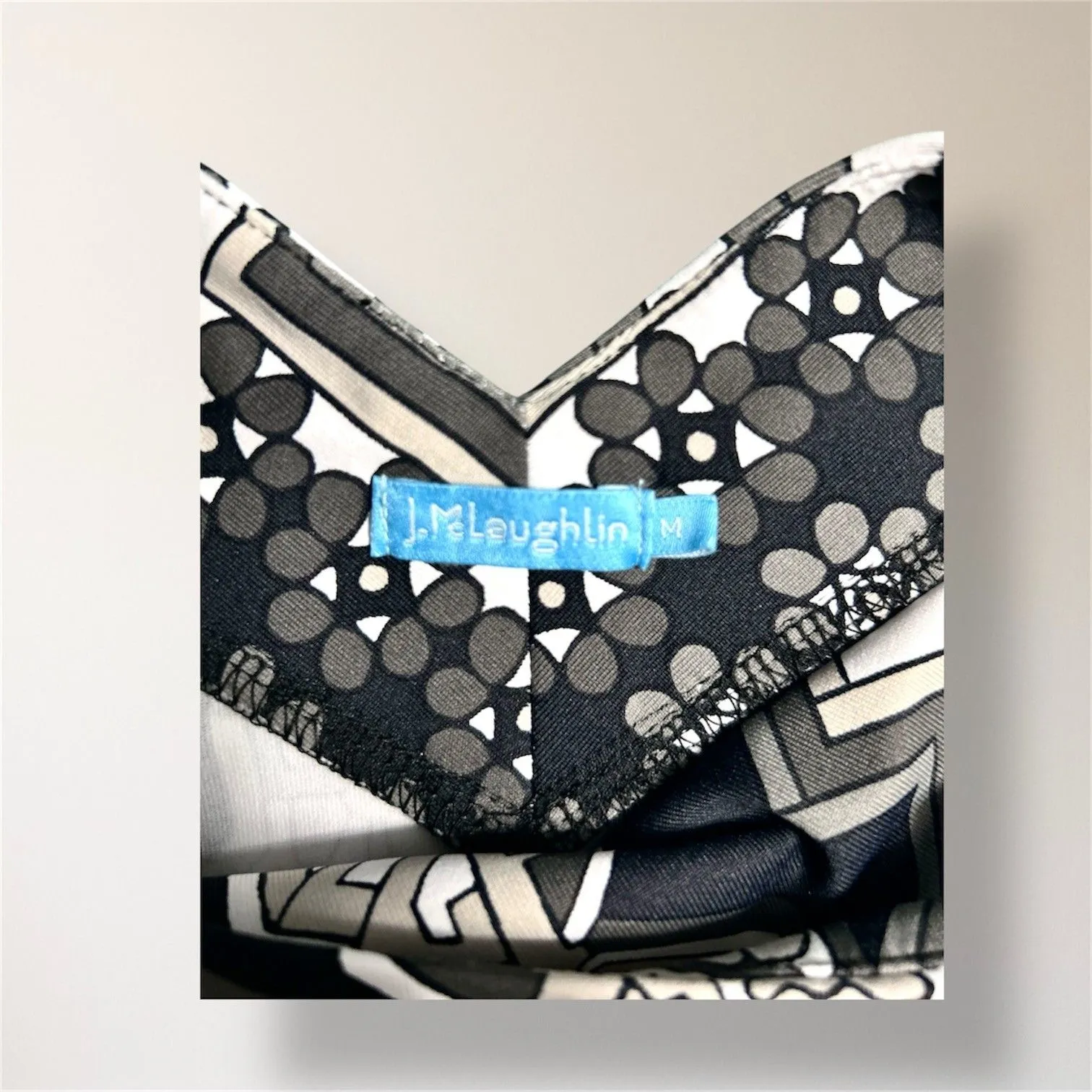 J.McLaughlin M Black White Floral Geometric Catalina Long Sleeve Artsy Top - Image 5