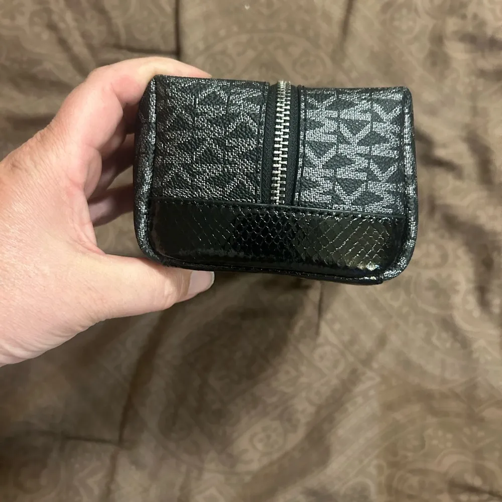 Michael Kors mid travel case - Image 3