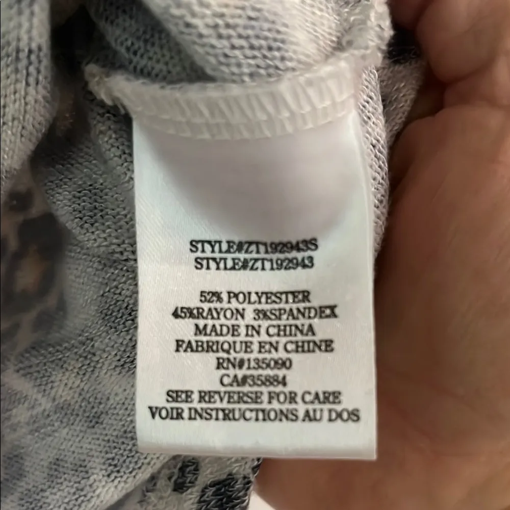 Z Supply Leopard Print Women's Top Excellent Condition - Image 6