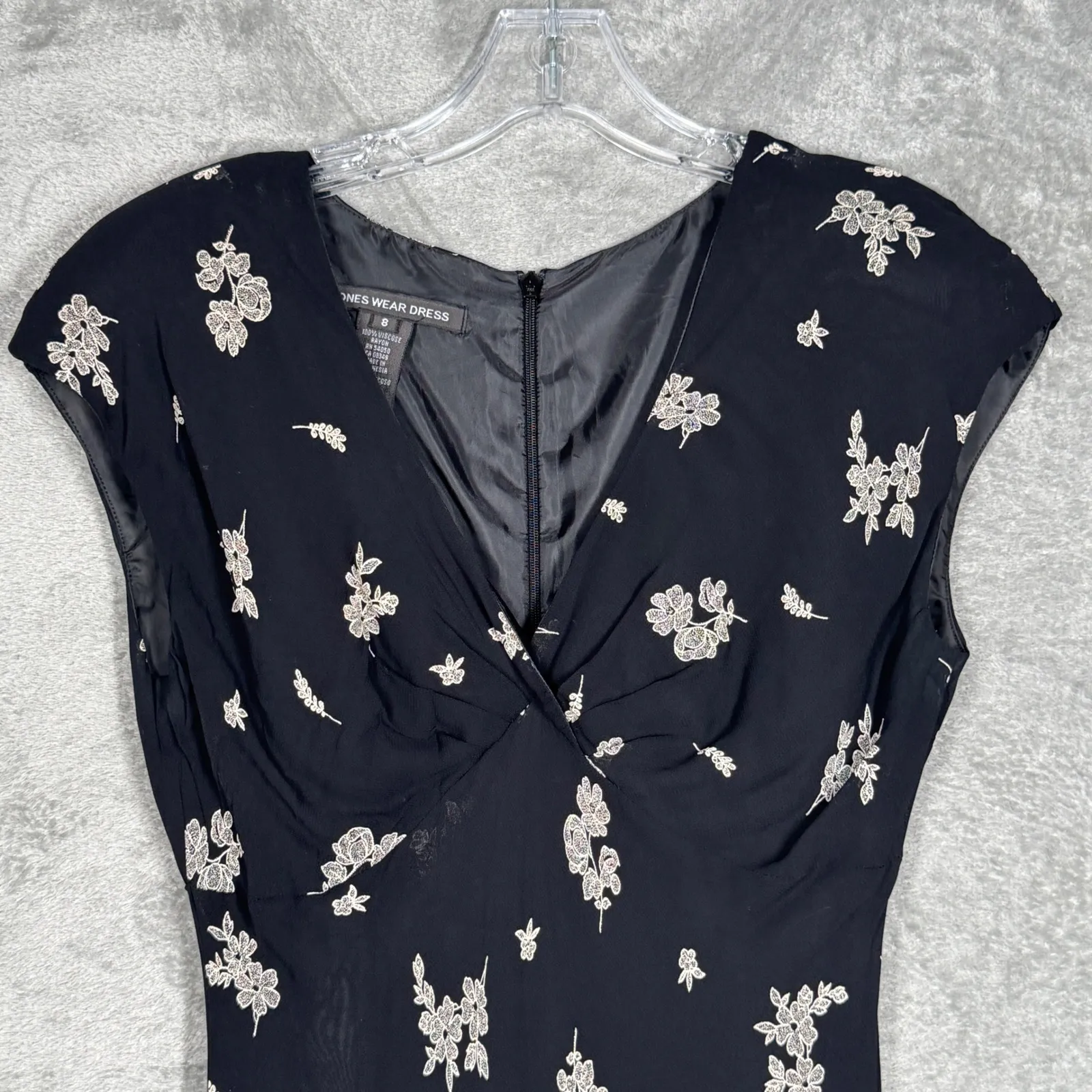 Jones Wear Dress Black White Floral Flower Print Midi V Neck Career Party Size 6 - Image 4