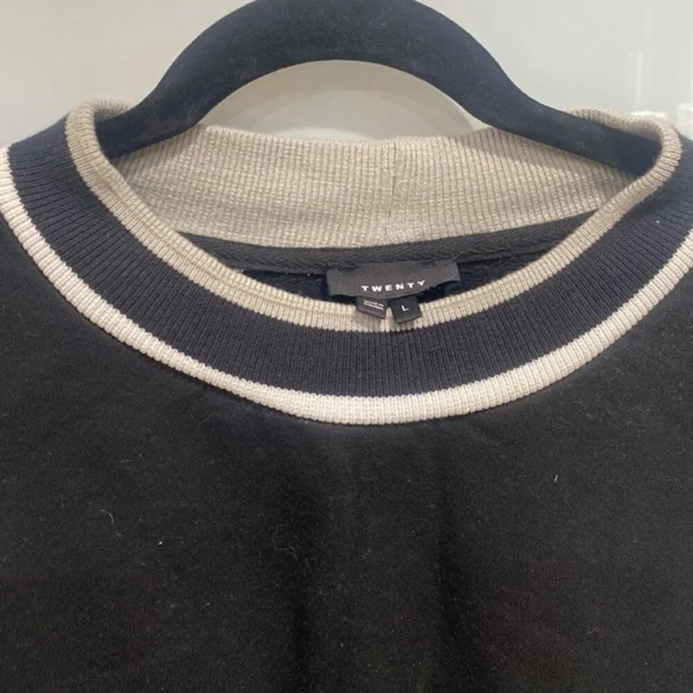 Twenty Women's Black Crop Cut Off Long Sleeve Crew Neck Sweater Sz L Size L - Image 3