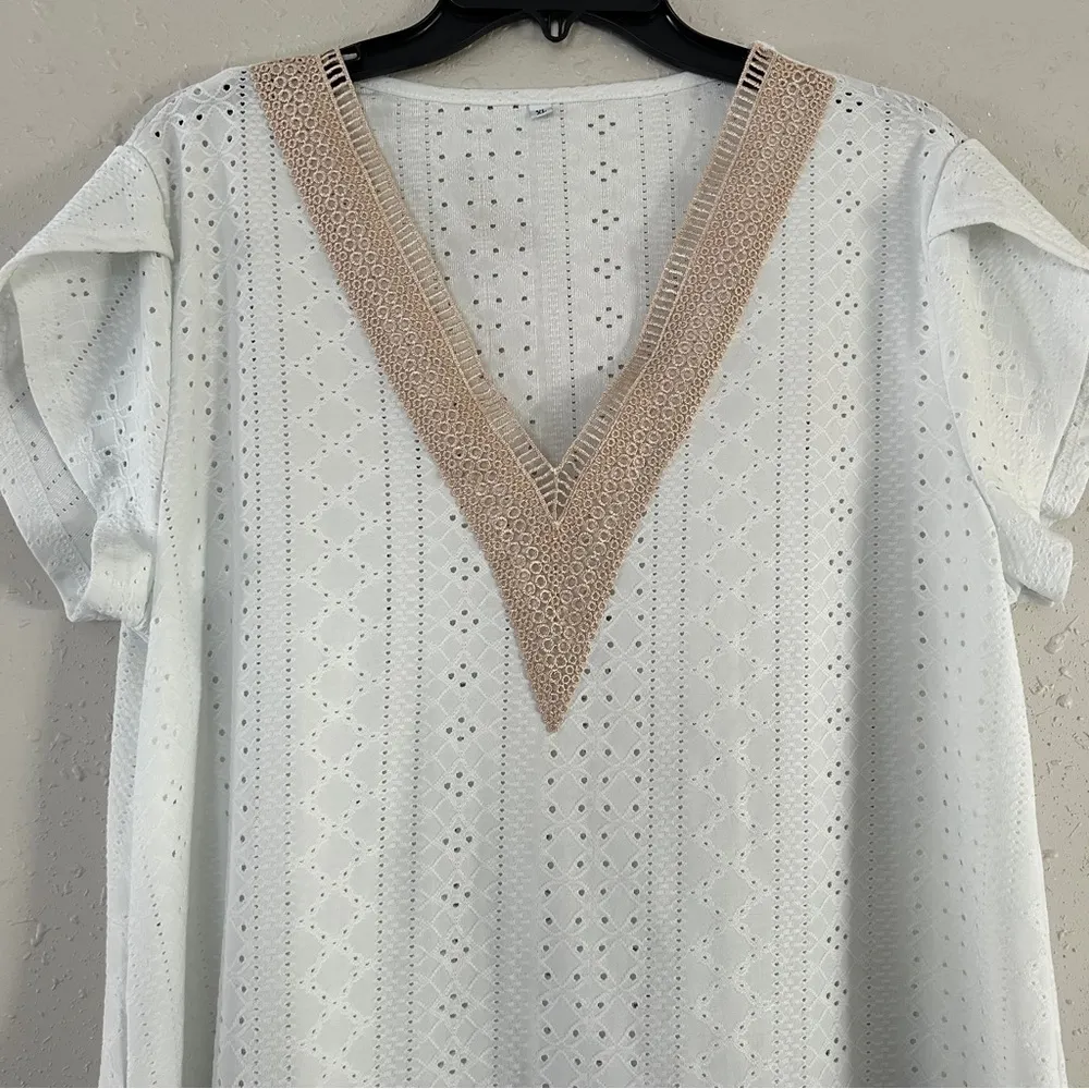 🦋 White Cream Eyelet V - Image 4