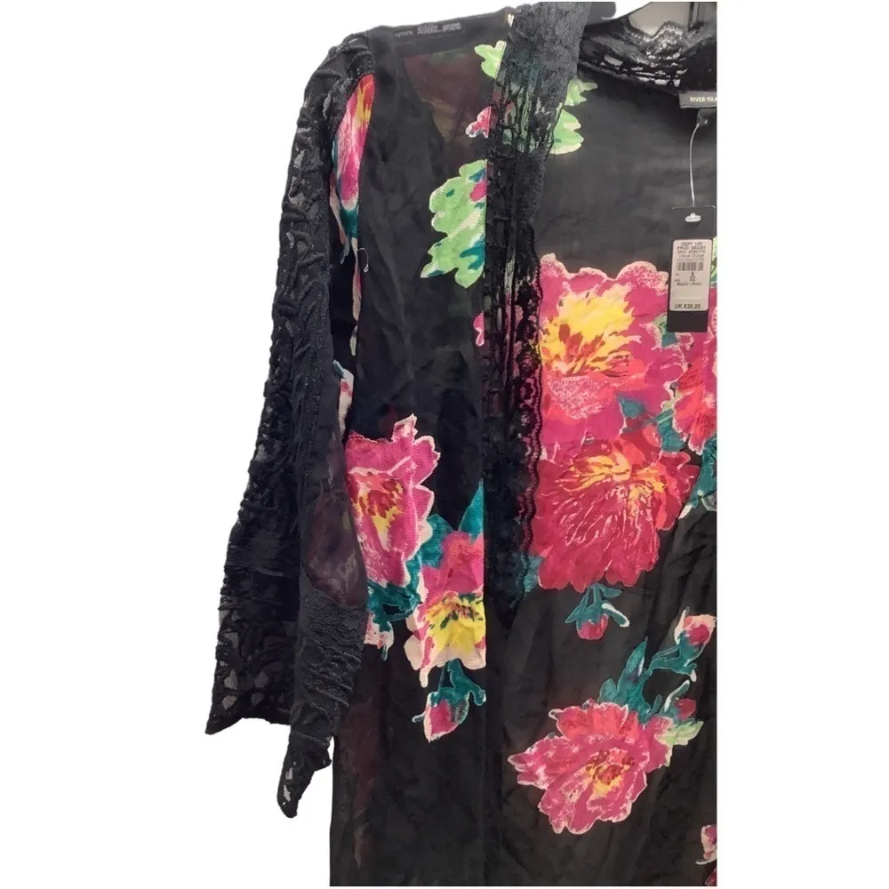 River Island Size 6UK/32EUR Boho Floral and Lace Trim Cover Up. New With Tags - Image 2